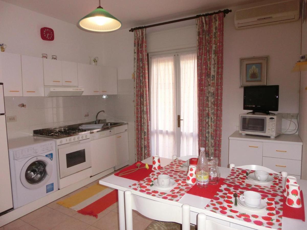 Nice Two-Bedroom Apartment 150M From The Beach Bibione Exteriör bild
