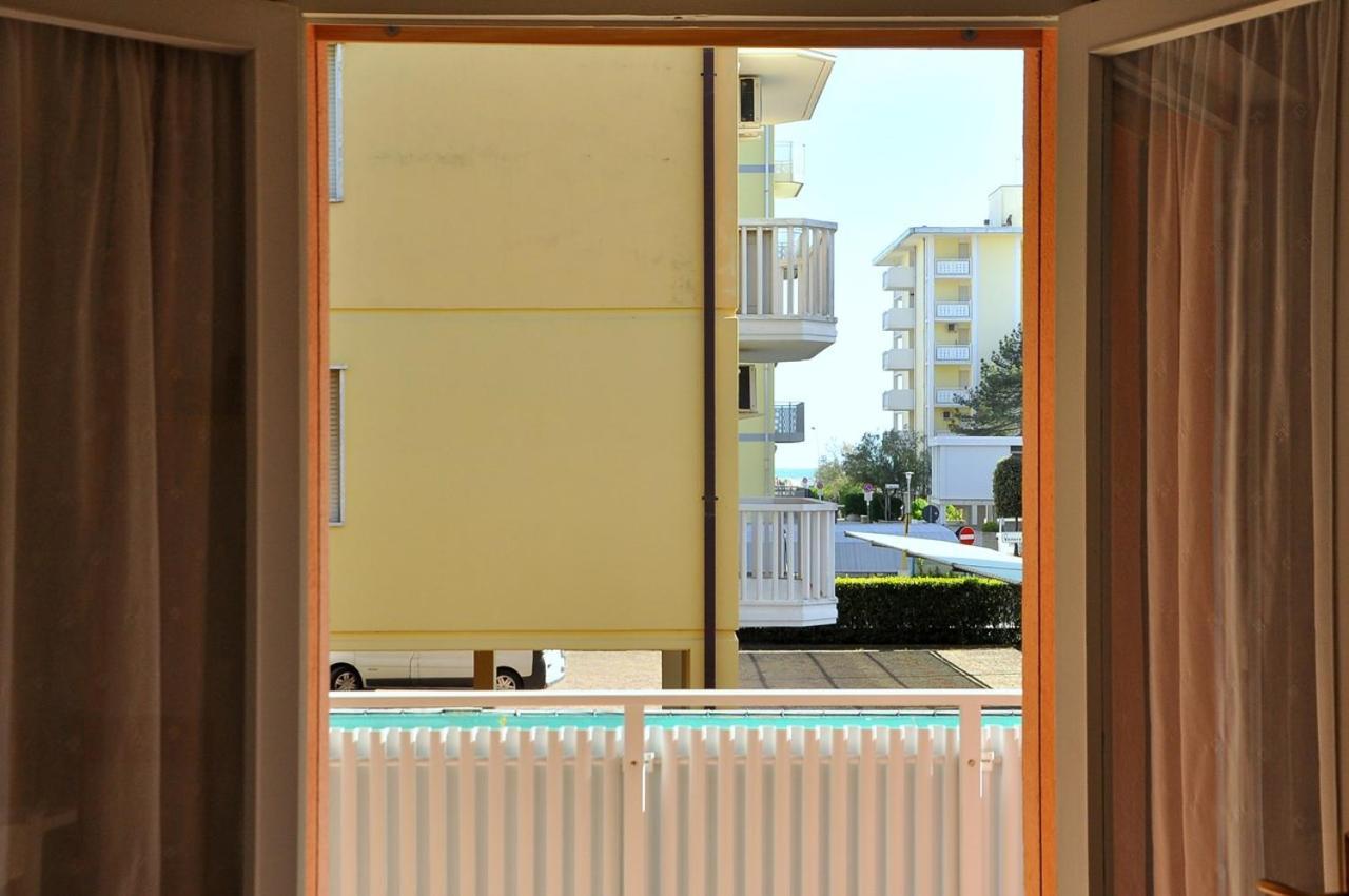 Nice Two-Bedroom Apartment 150M From The Beach Bibione Exteriör bild