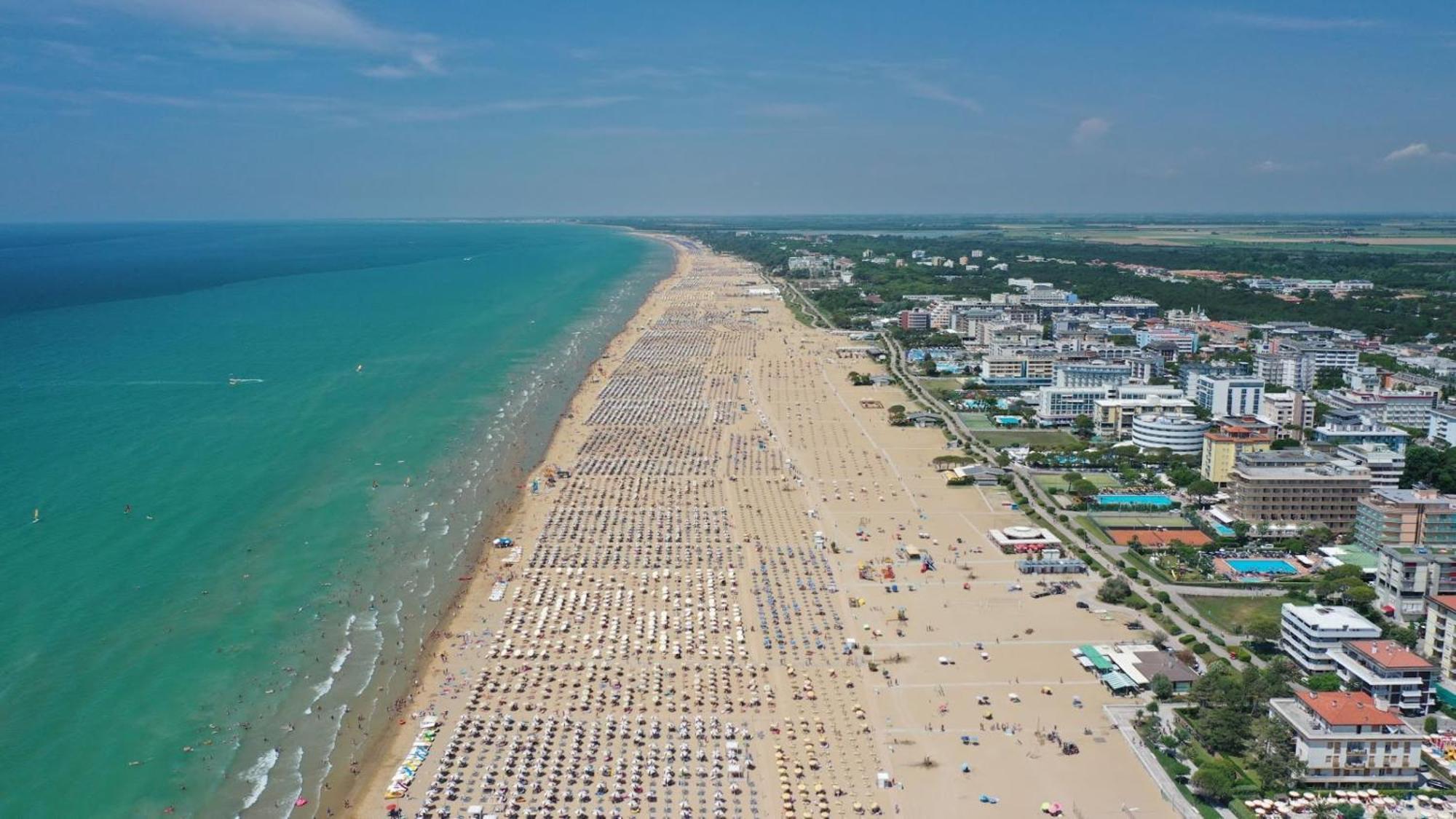 Nice Two-Bedroom Apartment 150M From The Beach Bibione Exteriör bild