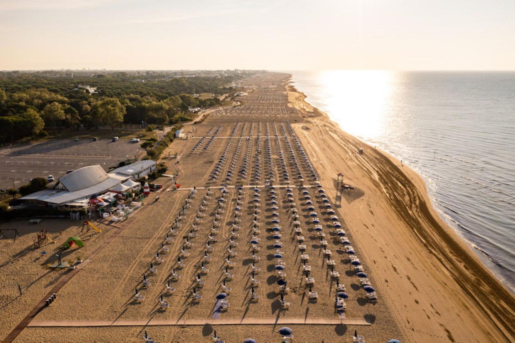 Nice Two-Bedroom Apartment 150M From The Beach Bibione Exteriör bild